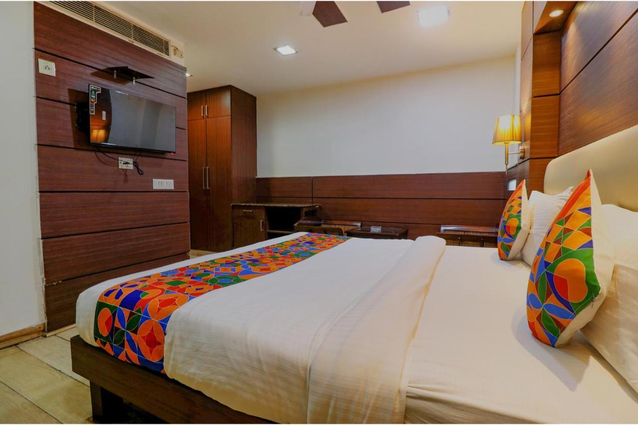 Fabhotel Admire Suites Neu-Delhi Exterior foto