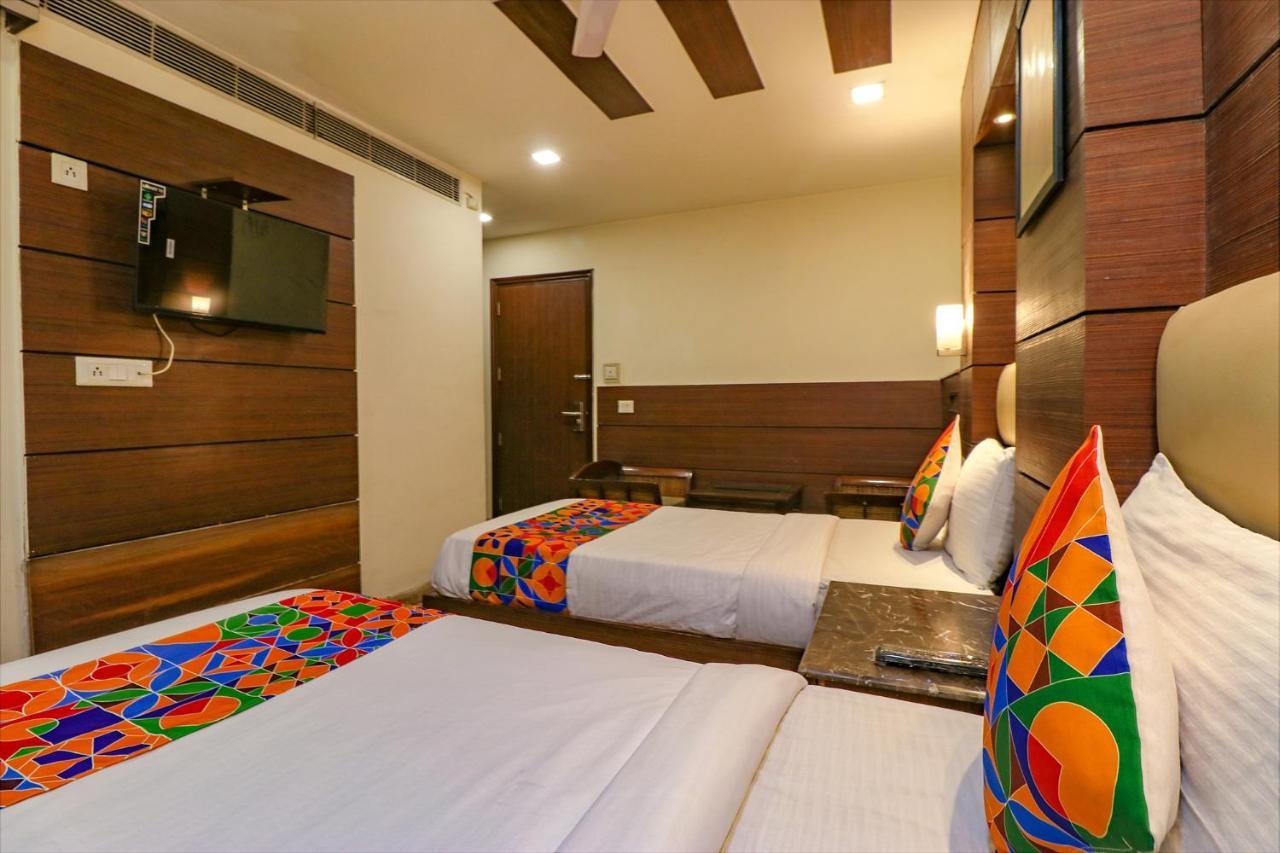 Fabhotel Admire Suites Neu-Delhi Exterior foto