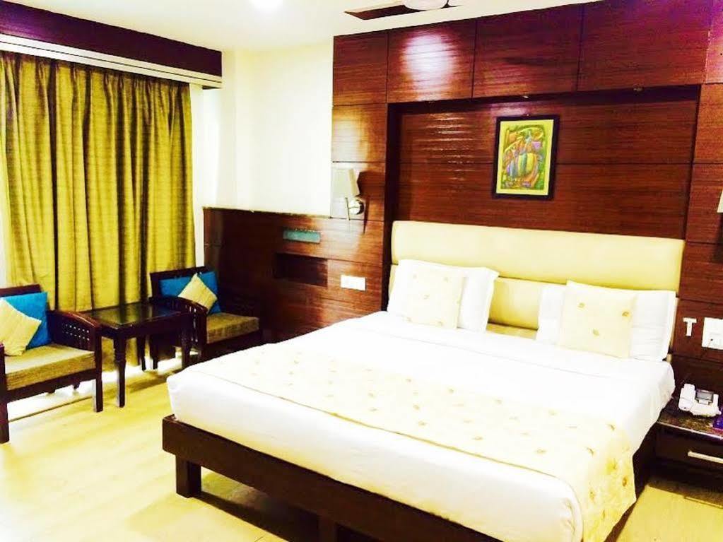 Fabhotel Admire Suites Neu-Delhi Exterior foto