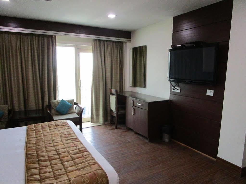 Fabhotel Admire Suites Neu-Delhi Exterior foto