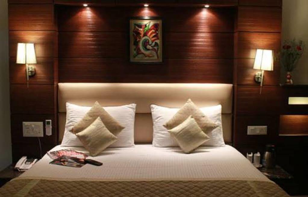 Fabhotel Admire Suites Neu-Delhi Exterior foto